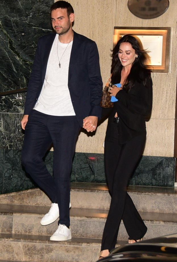 Esra Bilgiç ve Faruk Sabancı ilk kez el ele görüntülendi 2