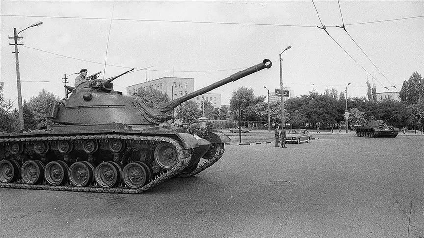 Türkiye Cumhuriyeti'nin kara lekesi! 12 Eylül darbesinin üzerinden 44 yıl geçti... 8
