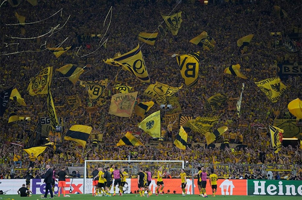 Galatasaray'dan Fenerbahçe'ye büyük fark! Avrupa'da en fazla seyirciye oynayan takımlar listesi açıklandı: Fenerbahçe ve Beşiktaş geride kaldı 4