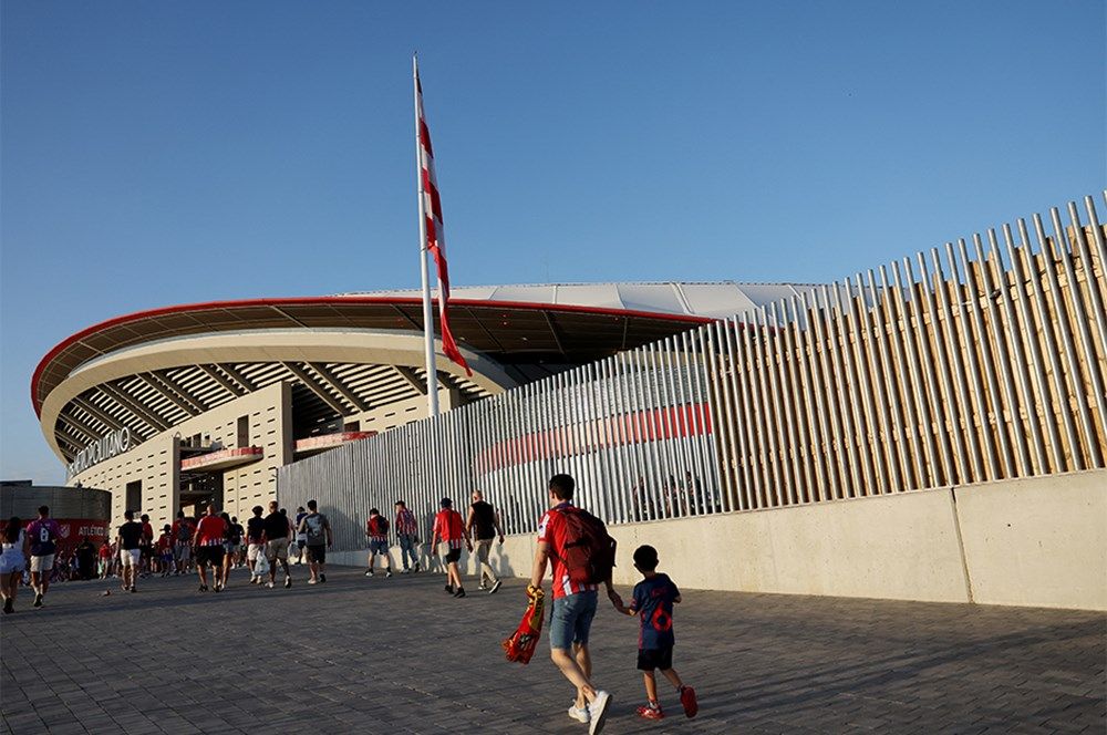 Galatasaray'dan Fenerbahçe'ye büyük fark! Avrupa'da en fazla seyirciye oynayan takımlar listesi açıklandı: Fenerbahçe ve Beşiktaş geride kaldı 8