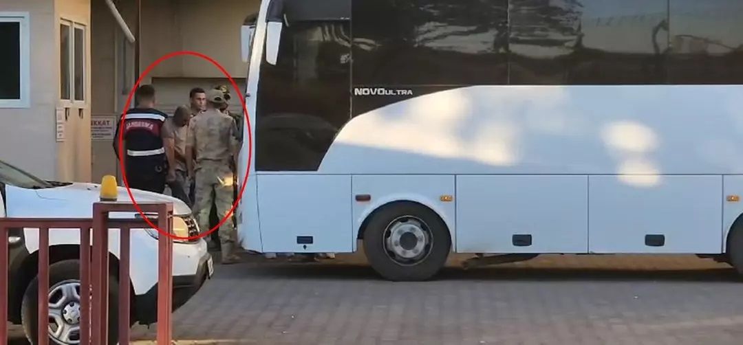 Narin Güran cinayetinde tutuklu sayısı 10'a yükseldi! Aralarında annesi ve ağabeyi de var... Elleri kelepçeli görüntülendiler 7