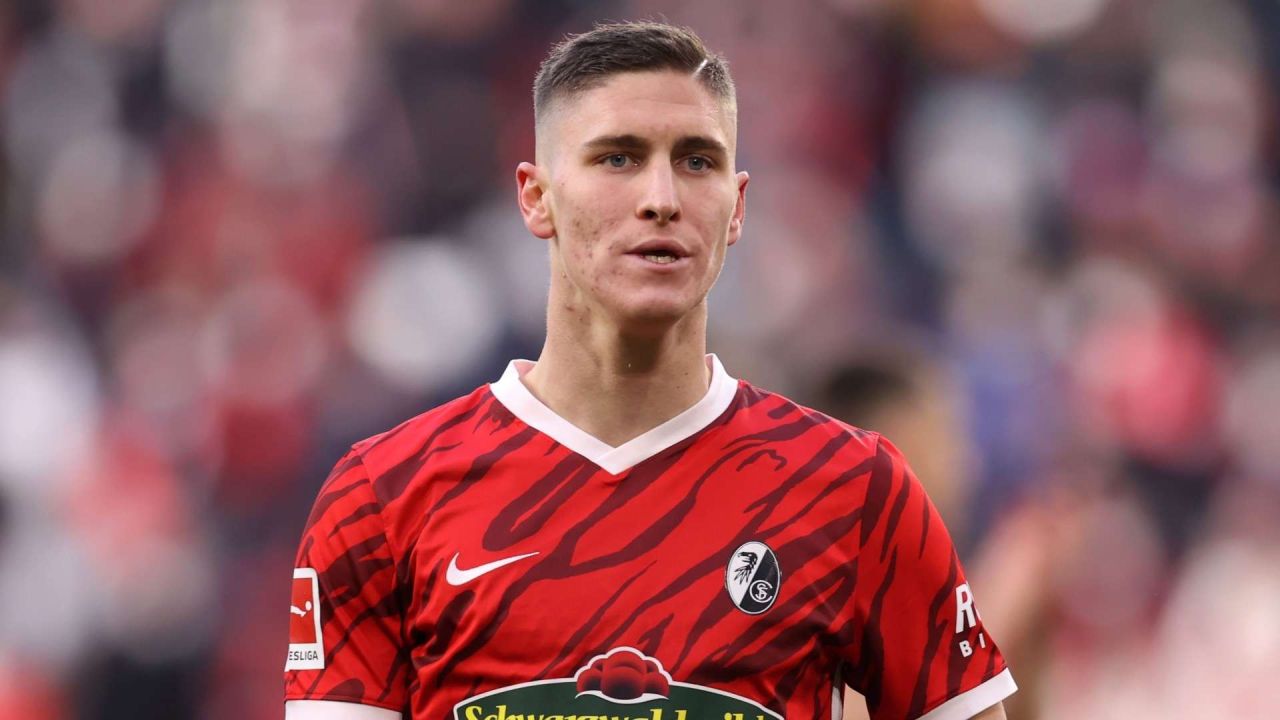 Galatasaray yöneticileri İtalya'ya gitti, transfer Almanya'dan geldi! Yıldız futbolcu son gün 6 milyon euro bonservisle imzayı attı: Bu akşam İstanbul'a geliyor 9