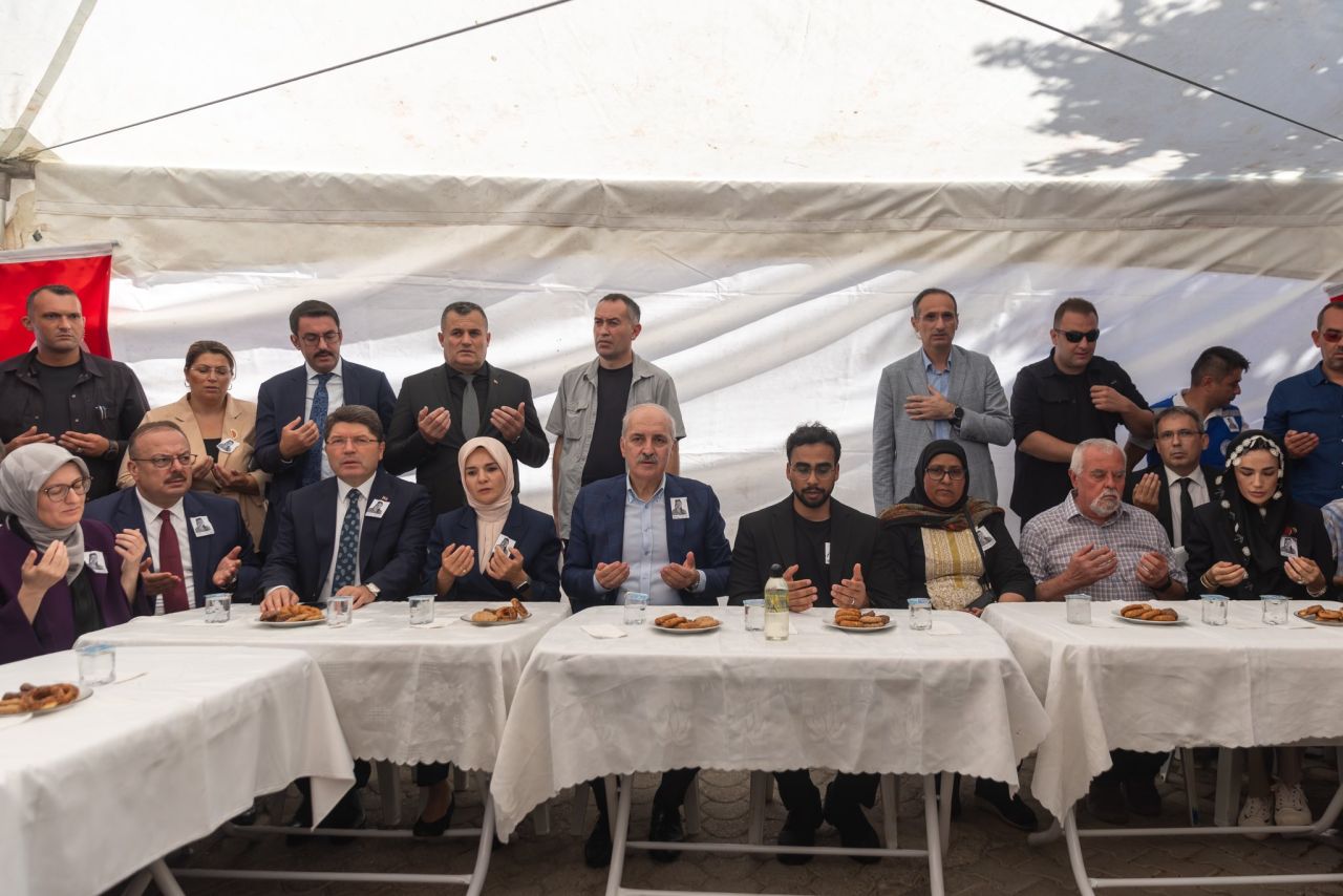 Türkiye Filistin şehidi Ayşenur'u son yolculuğuna uğurladı... Numan Kurtulmuş: Fitil fitil burunlarından getireceğiz! 5