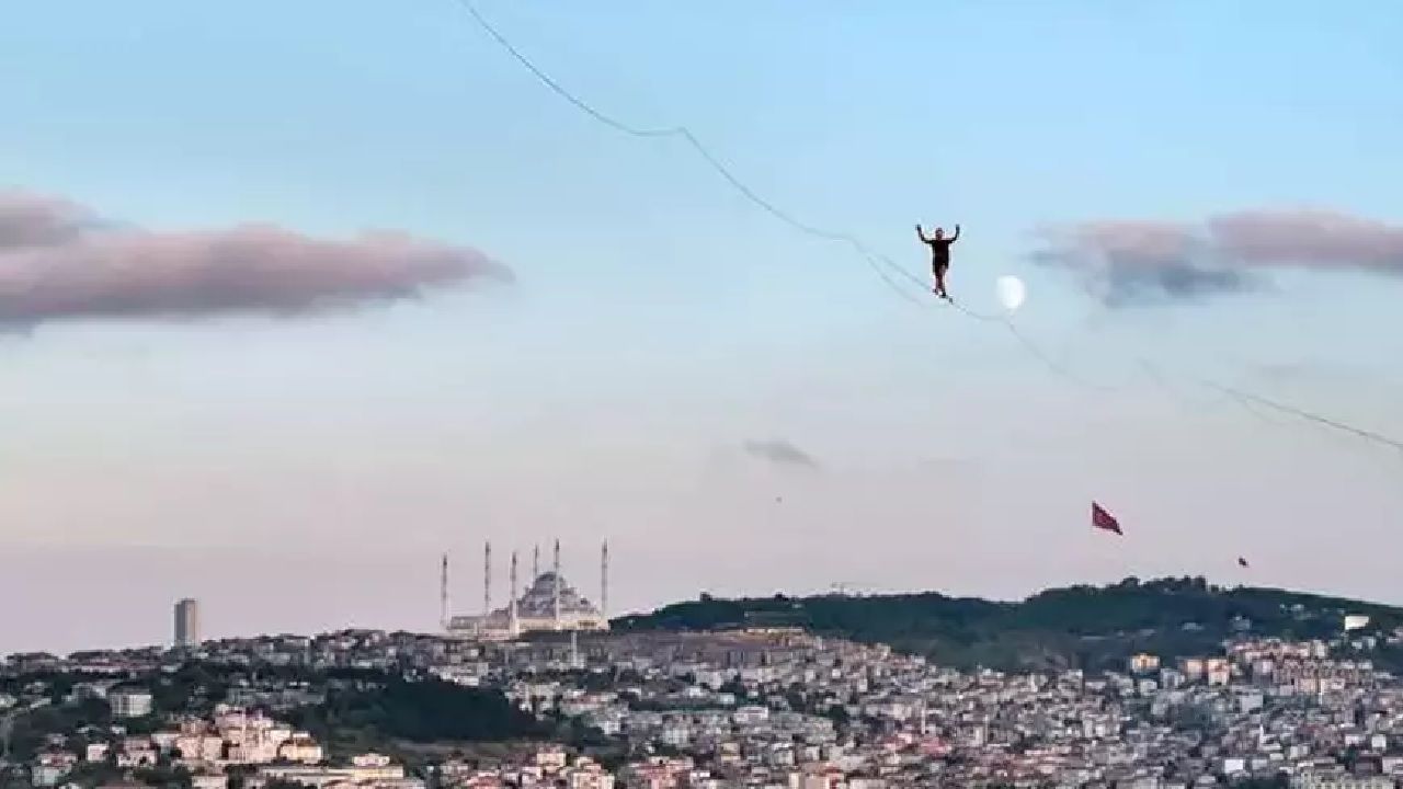 15 Temmuz Köprüsü'nde inanılmaz performans: Asya'dan Avrupa'ya ip üzerinde yürüyüş! 1