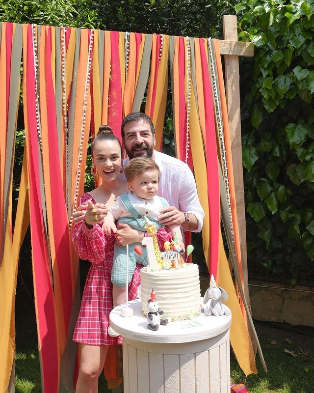 İnternetten alışveriş yaptı, kargodan altın yüzük çıktı! Hande Soral, her yerde sahibini arıyor 4