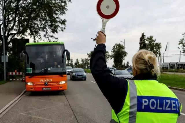 Almanya'dan AB ülkelerini hiçe sayan karar: Denetimler bugün başladı.. 13