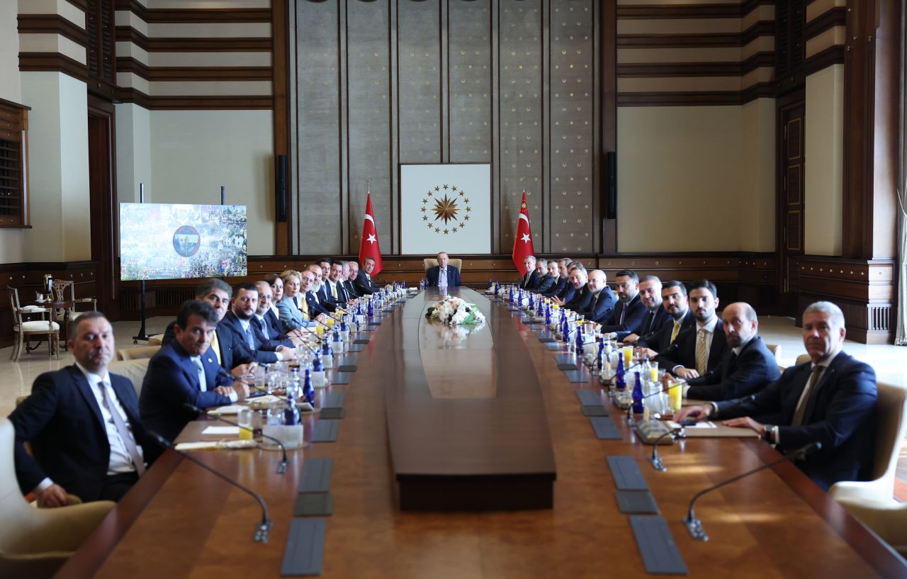 Fenerbahçe yönetimi tam kadro külliyede: Cumhurbaşkanı Erdoğan'dan görüşmede "Futbol kalitesi" vurgusu 3