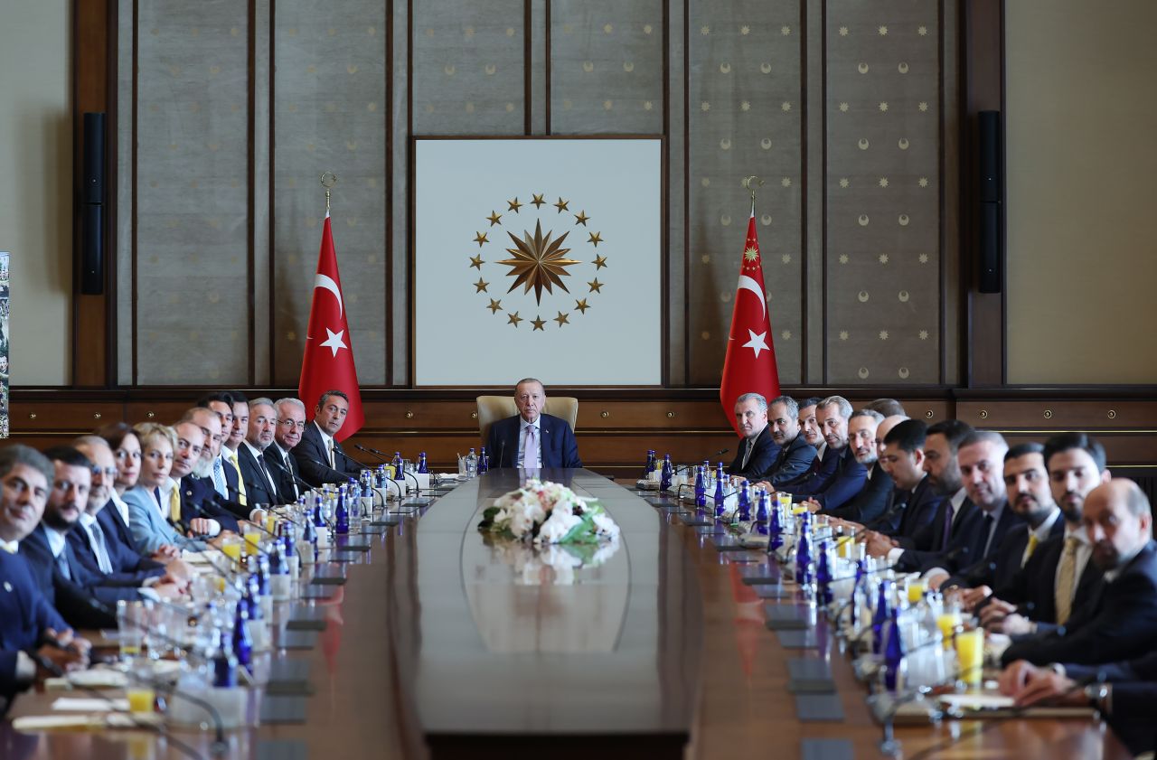 Fenerbahçe yönetimi tam kadro külliyede: Cumhurbaşkanı Erdoğan'dan görüşmede "Futbol kalitesi" vurgusu 5