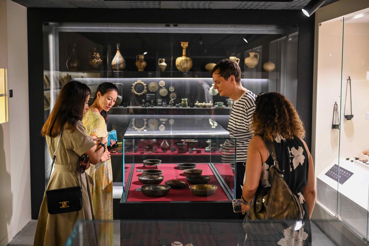Metropolitan Sanat Müzesi üst yönetimi Yıldız Holding sanat koleksiyonu inceledi 3