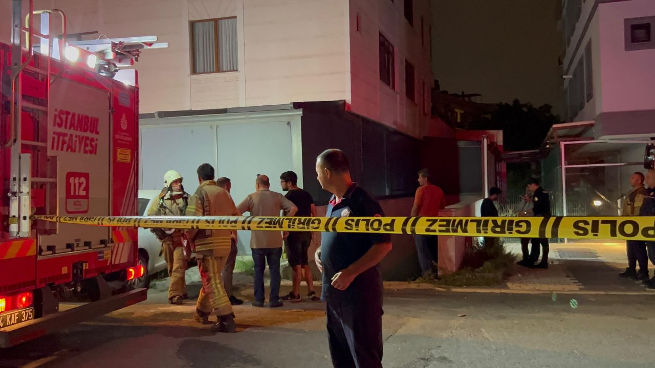 Sultanbeyli'de yangında mahsur kalanlar itfaiye ekipleri tarafından tahliye edildi 7