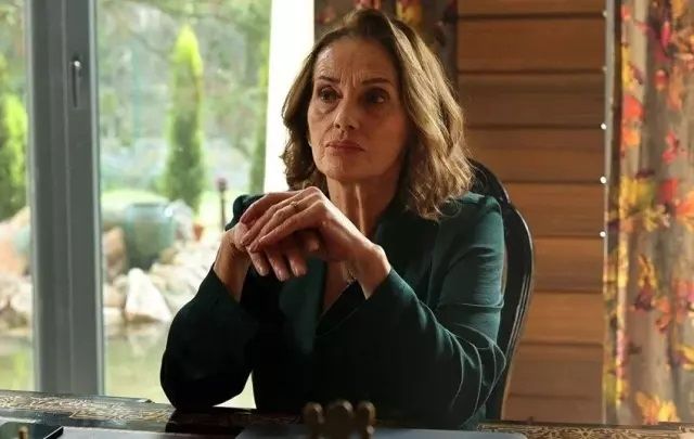 Nur Sürer, Serkan Keskin ile Meriç Aral'ın düğününden sonra evine otobüsle gitti 1