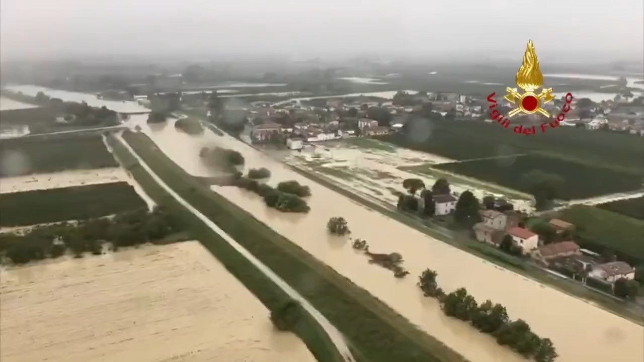 Boris Fırtınası İtalya'da büyük yıkıma neden oldu, bin kişi evlerinden tahliye edildi 2