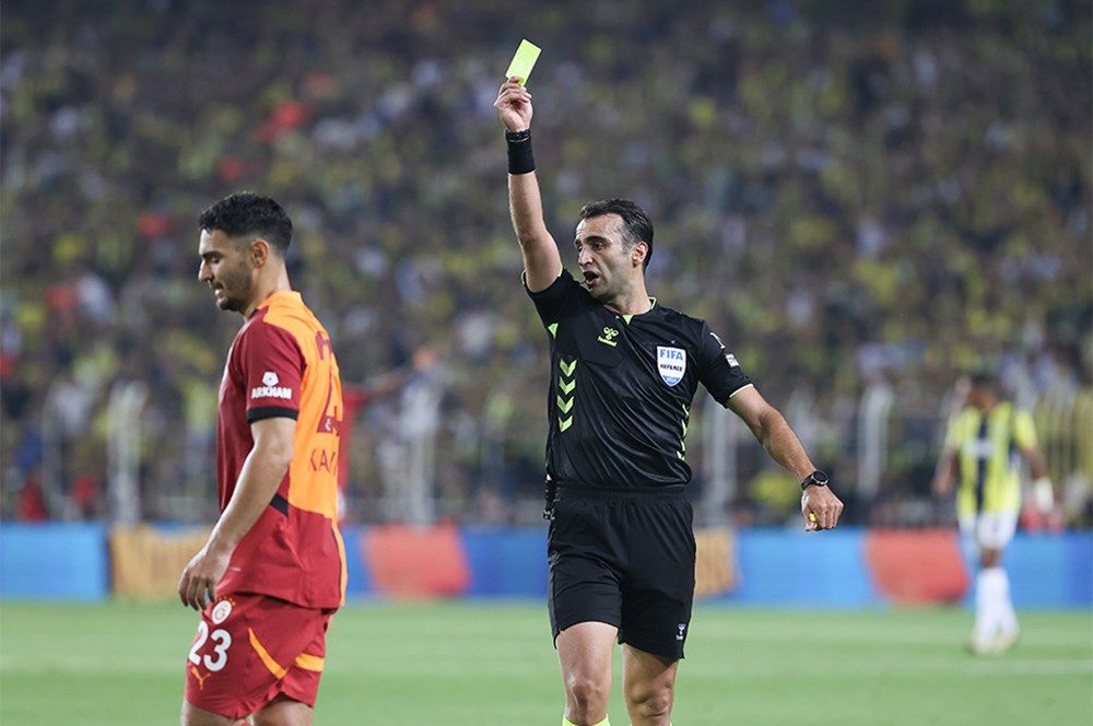Yayıncı kuruluşun hakem yorumcularından geceye damga vuran yorum: "Fenerbahçe'nin kazandığı penaltı fiyasko! Penaltıyla alakası yok! Galatasaray'da Davinson Sanchez kırmızı kart görmeliydi" 6