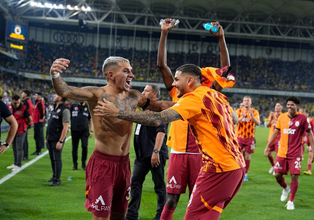 Derbi dünya basınında manşetleri süsledi: "Galatasaray Jose Mourinho ile alay ederek galibiyeti kutladı! Dev maçın kazananı Okan Buruk! Ağlayan Biri..." 6