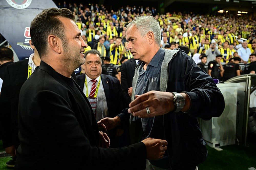 Derbi dünya basınında manşetleri süsledi: "Galatasaray Jose Mourinho ile alay ederek galibiyeti kutladı! Dev maçın kazananı Okan Buruk! Ağlayan Biri..." 2