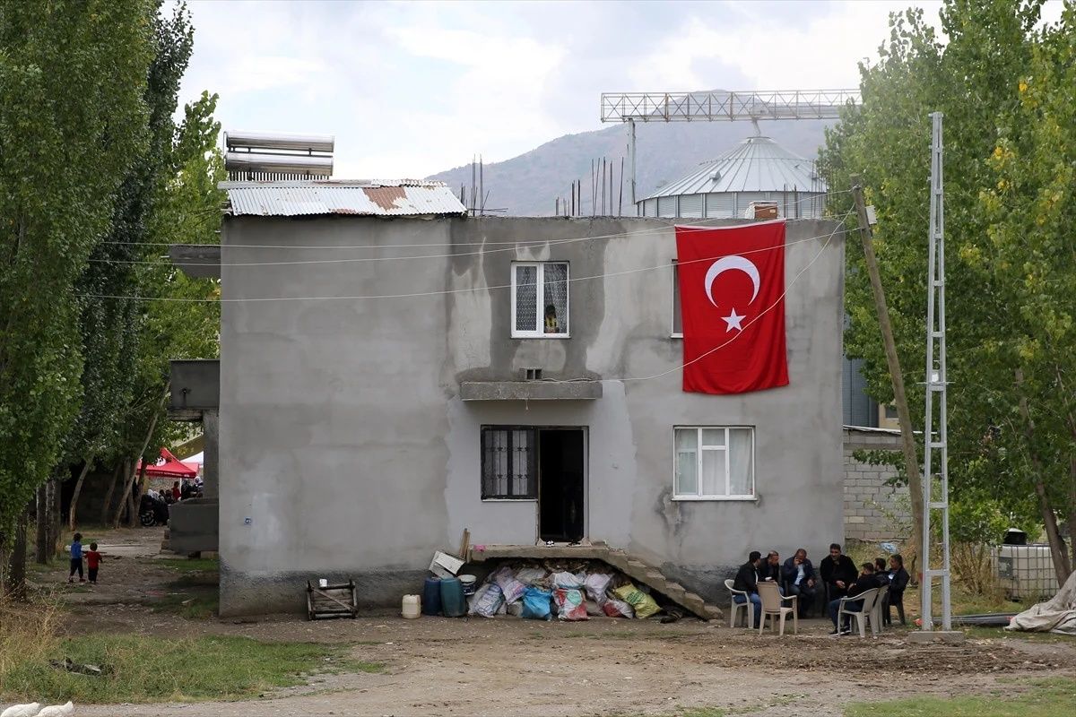 Pençe Kilit şehidimizin acı haberi baba evine ulaştı! Ailesinin yaşadığı ev duygulandırdı... 1