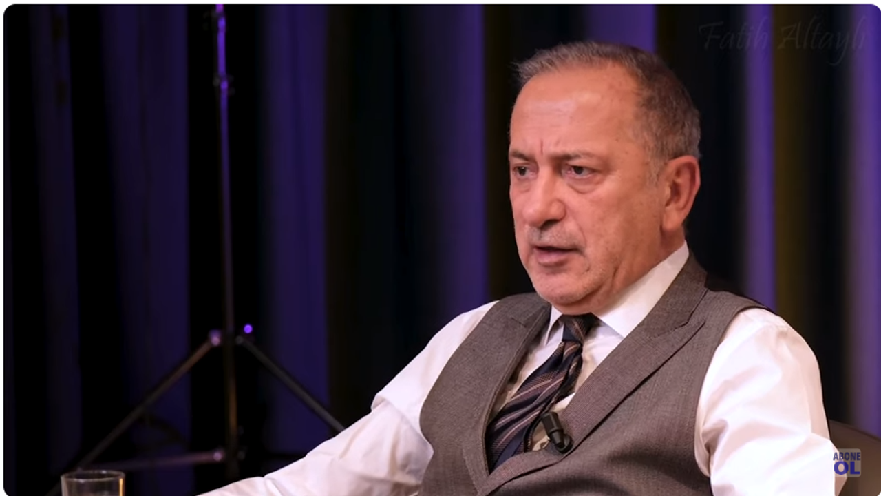 Fatih Altaylı'dan şok sözler: “Ali Koç yanlış işler yapan kötü bir yönetici! Fenerbahçe’ye harcadığı 500 milyon dolara yazık! Bu saçmasapan futbolculara bu paraları vereceğine memleket için hayır işi yap…” 2