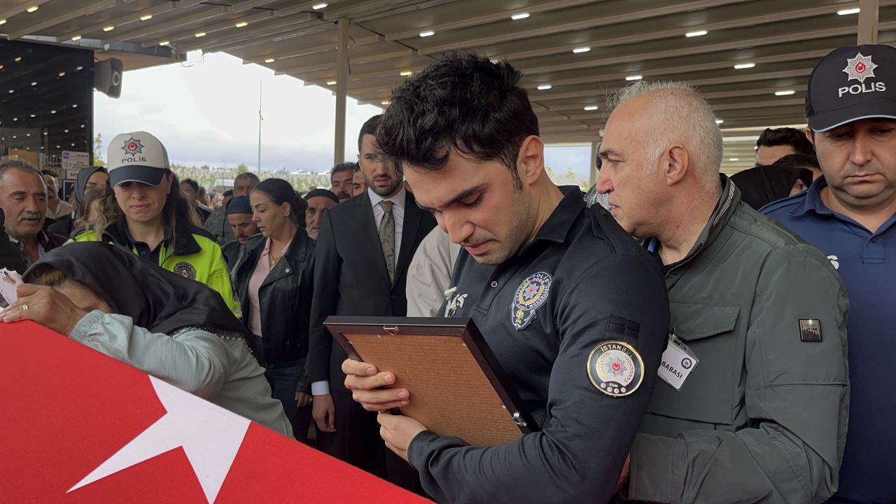 Şehit Polis Şeyda Yılmaz memleketi Sivas'ta toprağa verildi: İzin aldık gelecektik, vatan sağ olsun 4