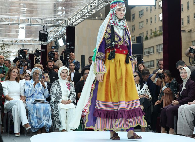 Emine Erdoğan Türk çeyiz geleneğini dünyaya tanıttı, dünya liderlerinin eşleri hayran kaldı 5