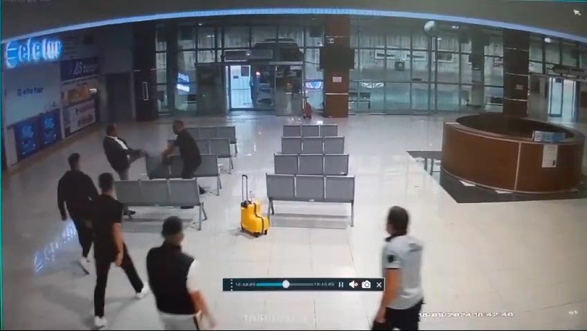 İYİ Partili belediye başkanı ve oğlu terminalde husumetlileriyle kavga etti; o anlar kamerada 3