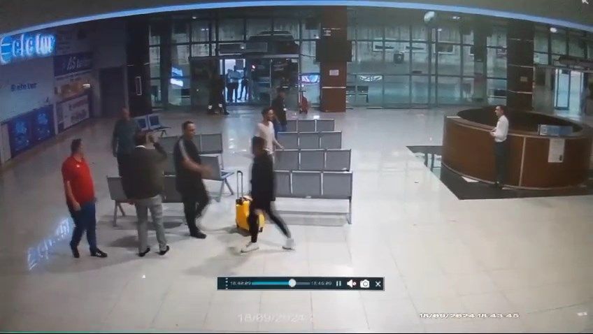 İYİ Partili belediye başkanı ve oğlu terminalde husumetlileriyle kavga etti; o anlar kamerada 6