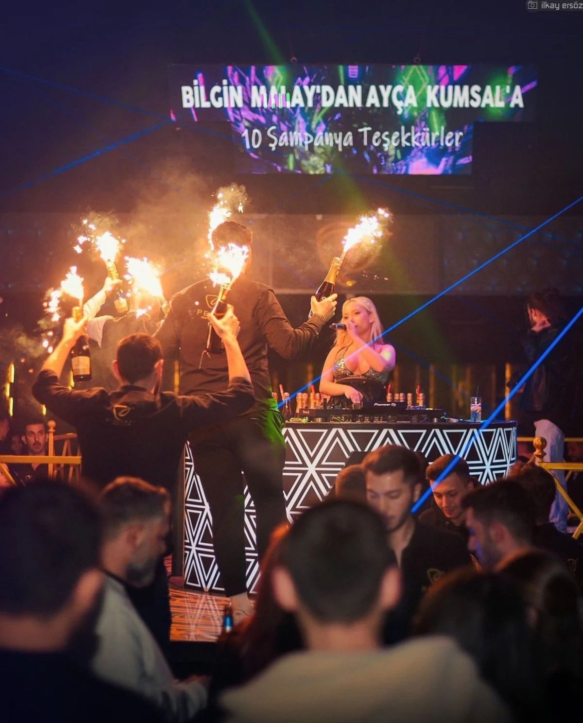 CHP'li vekil Ediz Ün kaçakçılıktan kazandığı paraları pavyonda yedi! 4