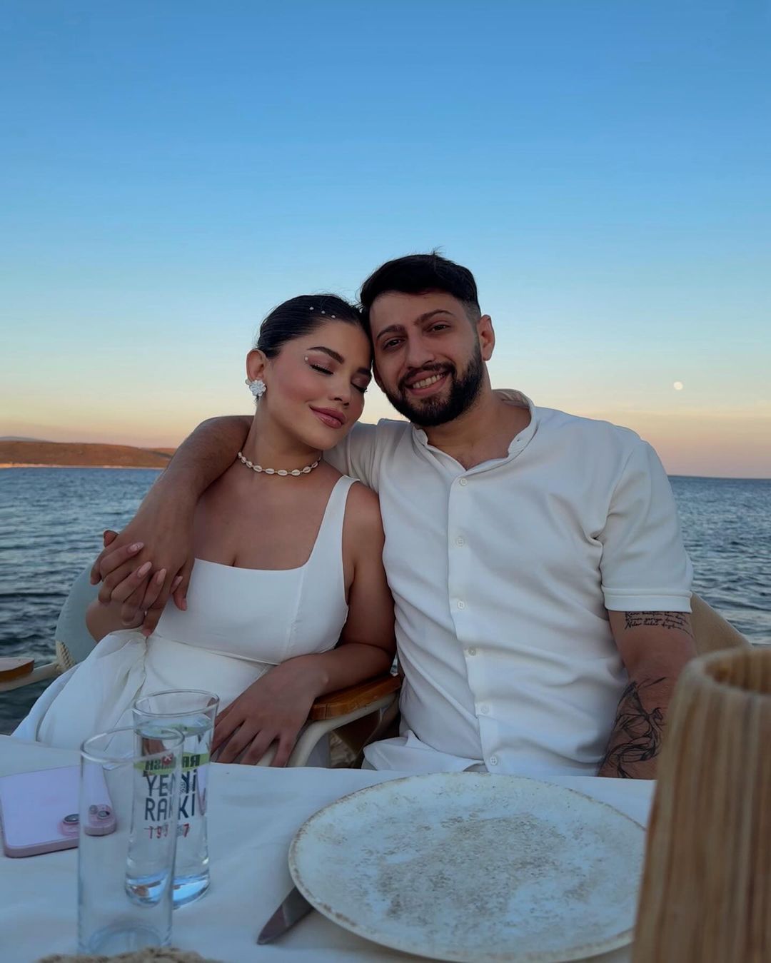 Konserinde evlenme teklifi etmişti! Burak Bulut Eda Sakız ile nişanlandı 8