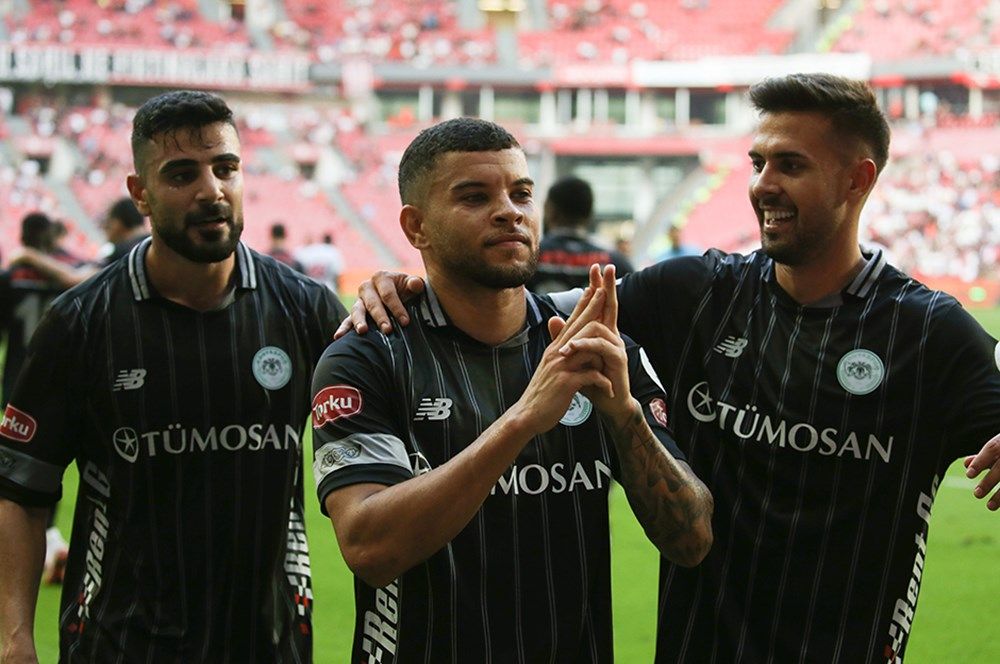 Derbinin sonucu Süper Lig'de tüm dengeleri değiştirdi! Şampiyonluğun favorisi resmen açıklandı: Galatasaray lige damga vuruyor 5