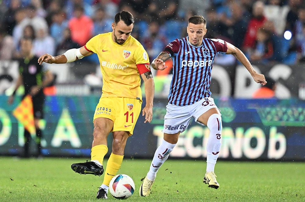 Derbinin sonucu Süper Lig'de tüm dengeleri değiştirdi! Şampiyonluğun favorisi resmen açıklandı: Galatasaray lige damga vuruyor 8
