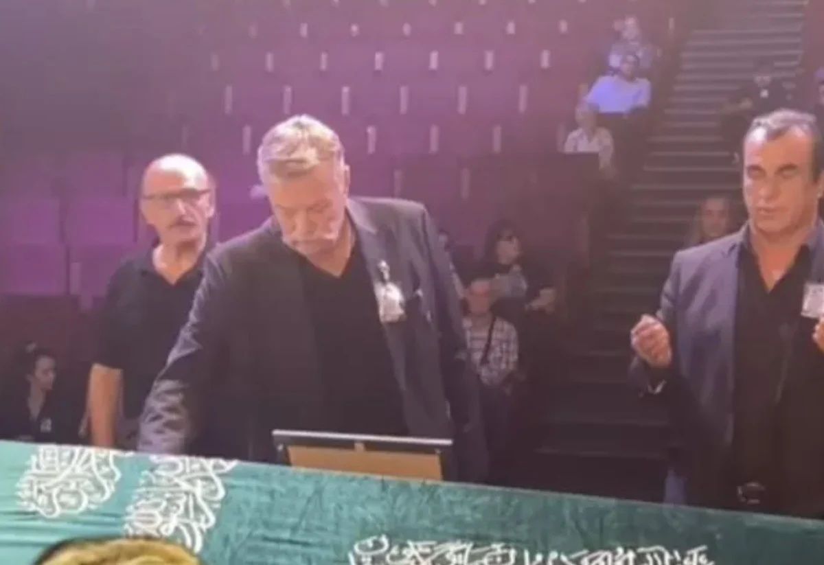 Cenazesi 26 gün sonra Türkiye'ye getirilen Ahu Tuğba son yolculuğuna uğurlandı... Yeşilçam'dan katılan olmadı! 5