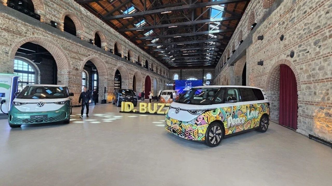 Ekim ayında yollarda! Volkswagen'in elektrikli ticari aracı ID.Buzz Türkiye'de! İşte satış fiyatları 2