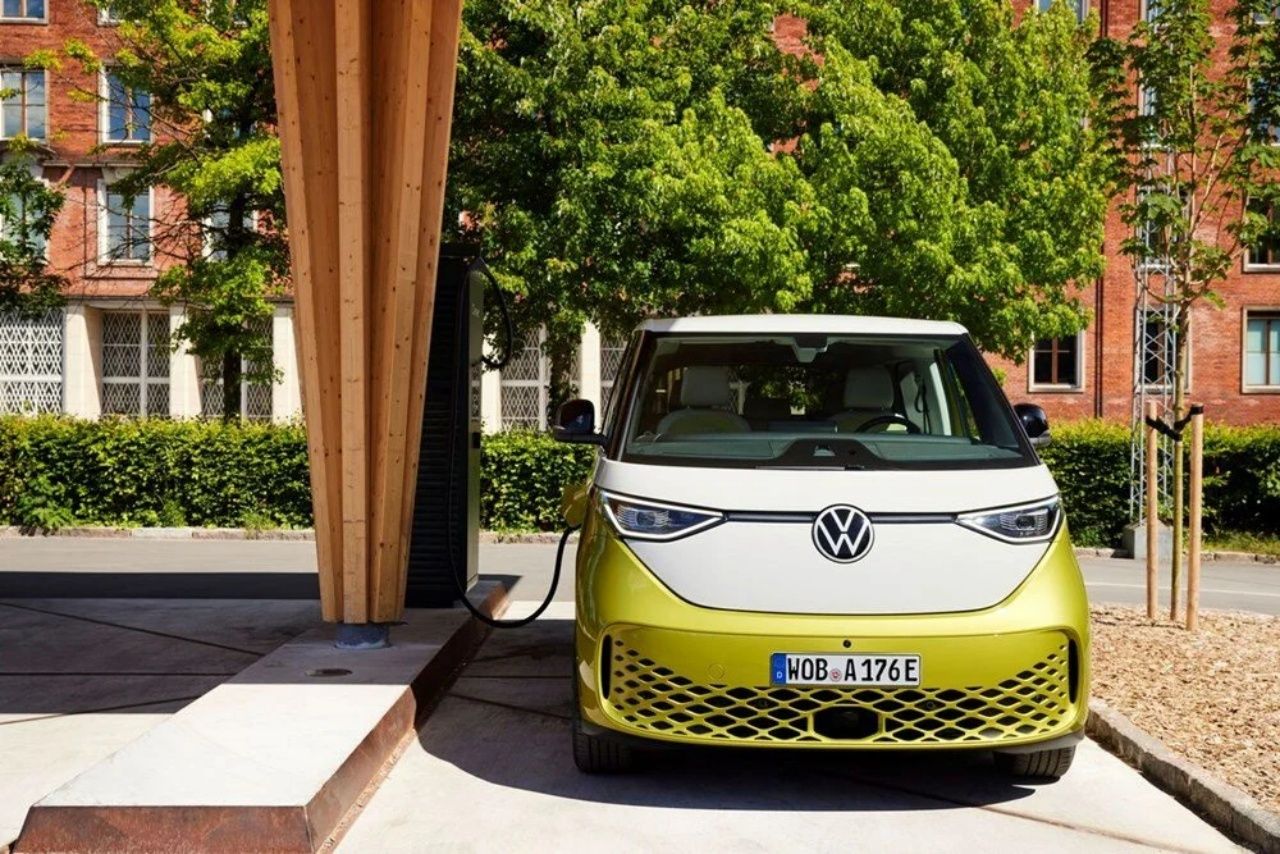 Ekim ayında yollarda! Volkswagen'in elektrikli ticari aracı ID.Buzz Türkiye'de! İşte satış fiyatları 10