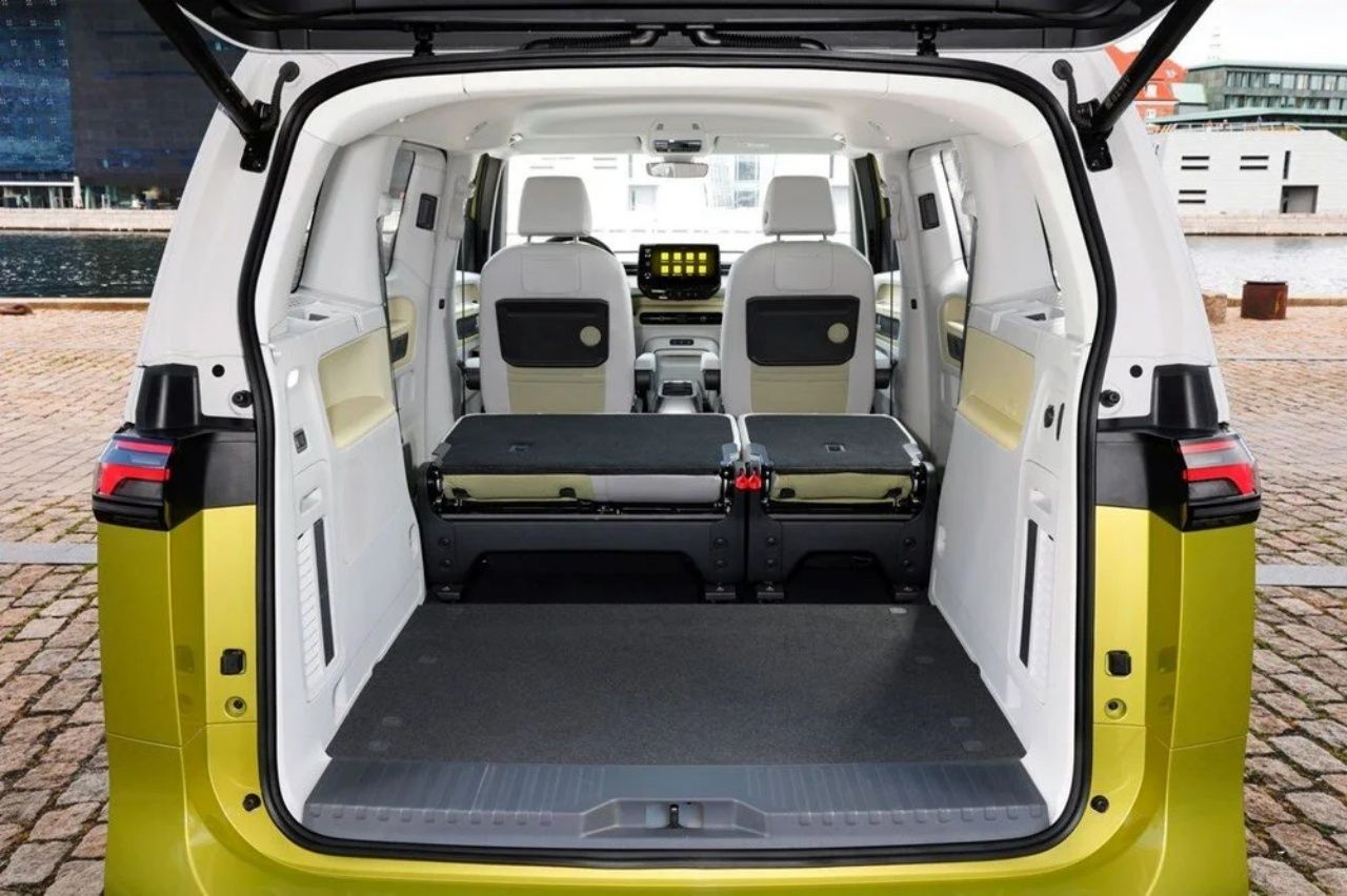 Ekim ayında yollarda! Volkswagen'in elektrikli ticari aracı ID.Buzz Türkiye'de! İşte satış fiyatları 13