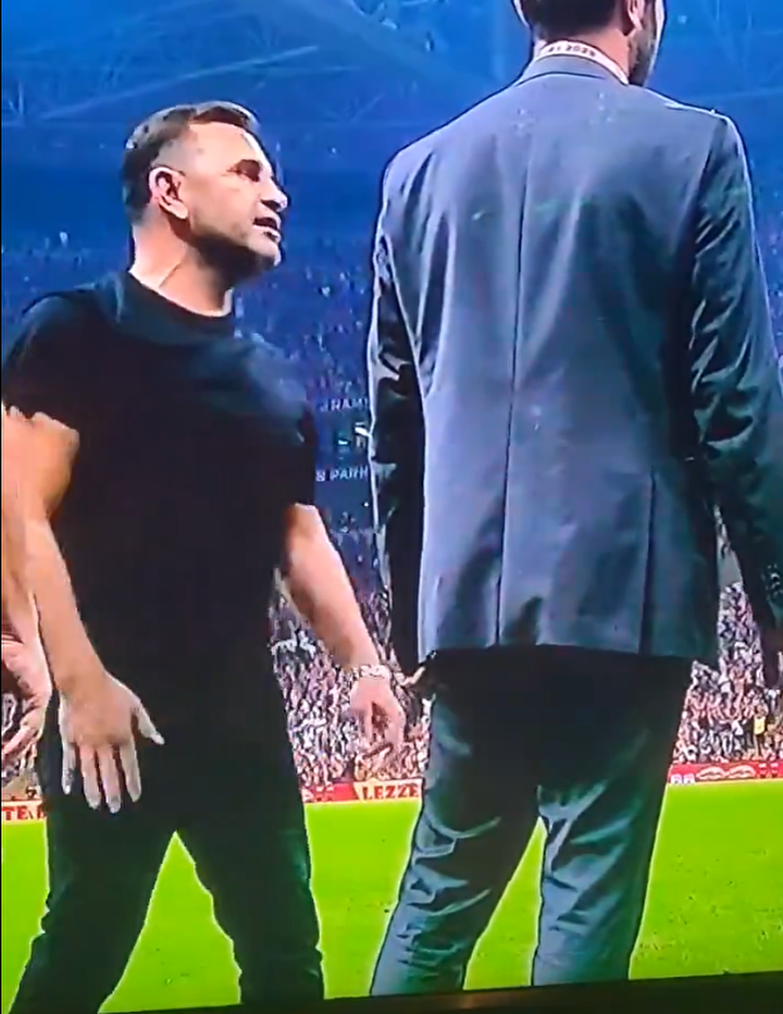 Okan Buruk, penaltı sonrası hakeme tehditler savurdu: Buna penaltı veren hakem bir daha burada maç yönetemez! 6