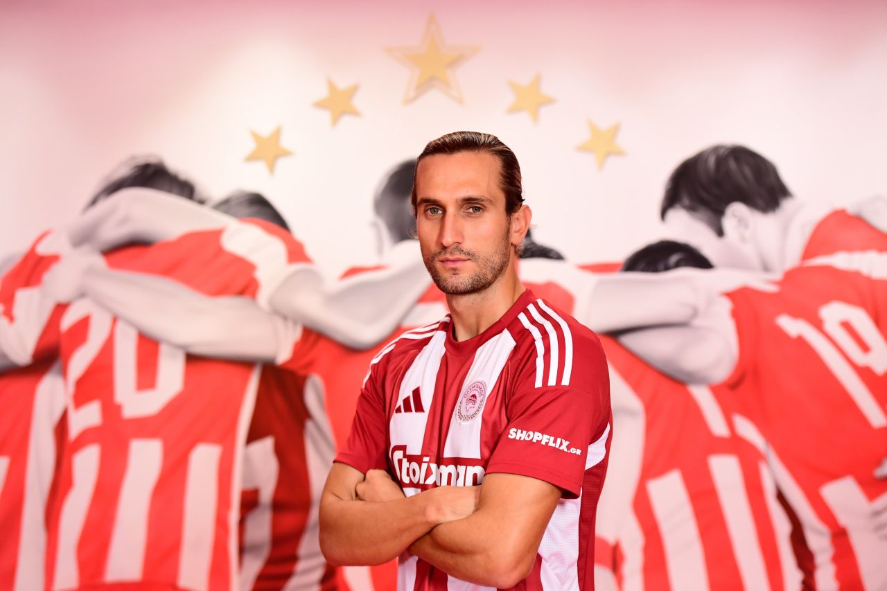 Yunanistan'da bir Türk daha; Yusuf Yazıcı'dan Olympiacos'a 3 yıllık imza 2