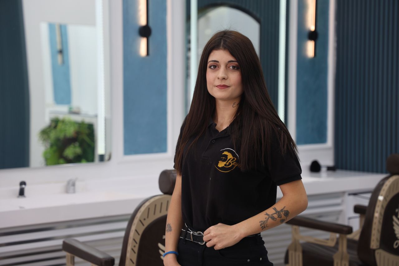 Erkek kuaförlüğüne geçti, müşterileri kapısında kuyruk oluyor 3