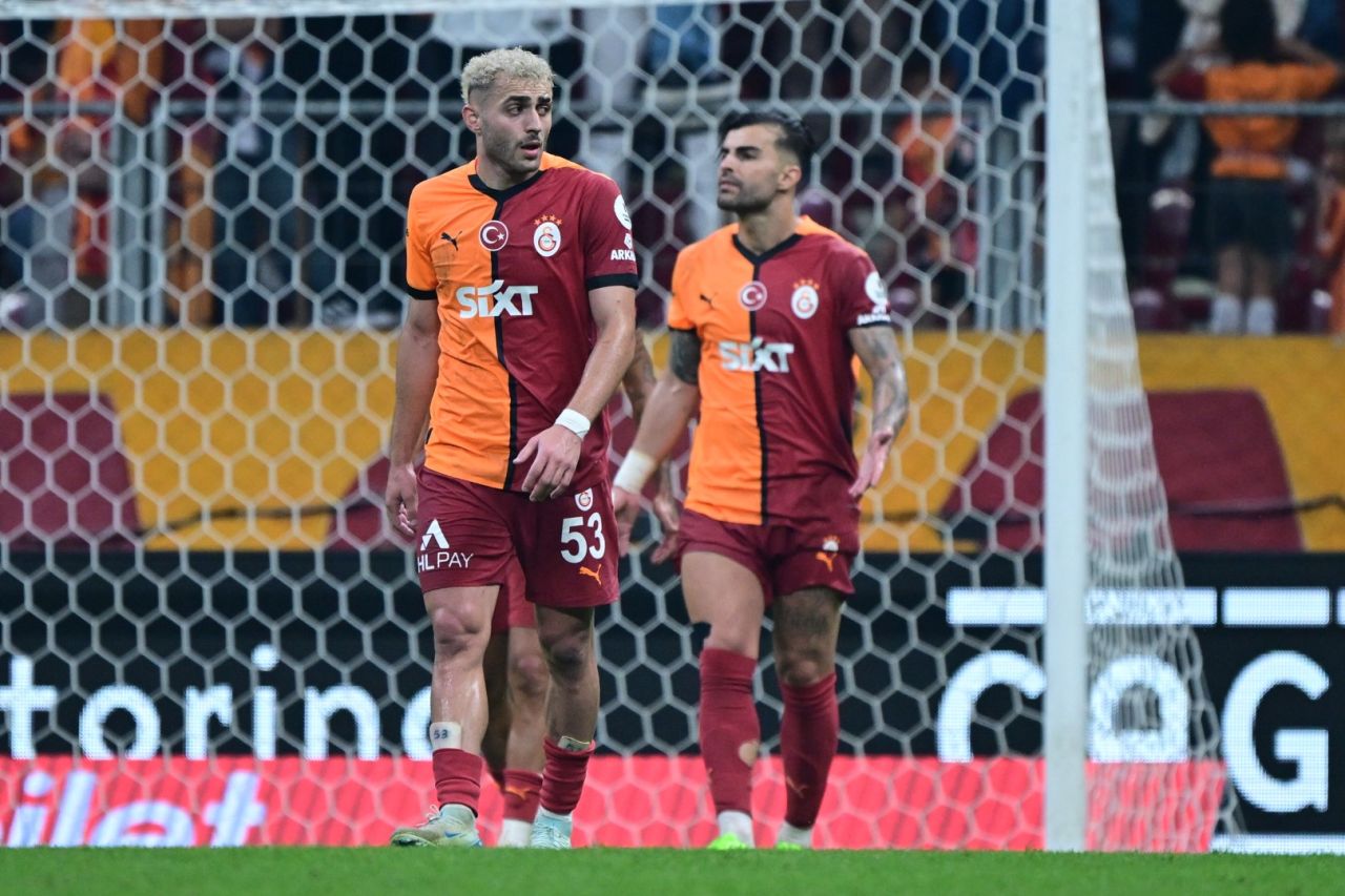 Maç sonrası şok sözler sosyal medyada olay yarattı: “Okan Buruk’un kadro şımarıklığı ve fantezisi Galatasaray’ı yaktı! Aman herkes oynasın, herkesin gönlü olsun kafasından acilen çık Okan Hoca!” 6