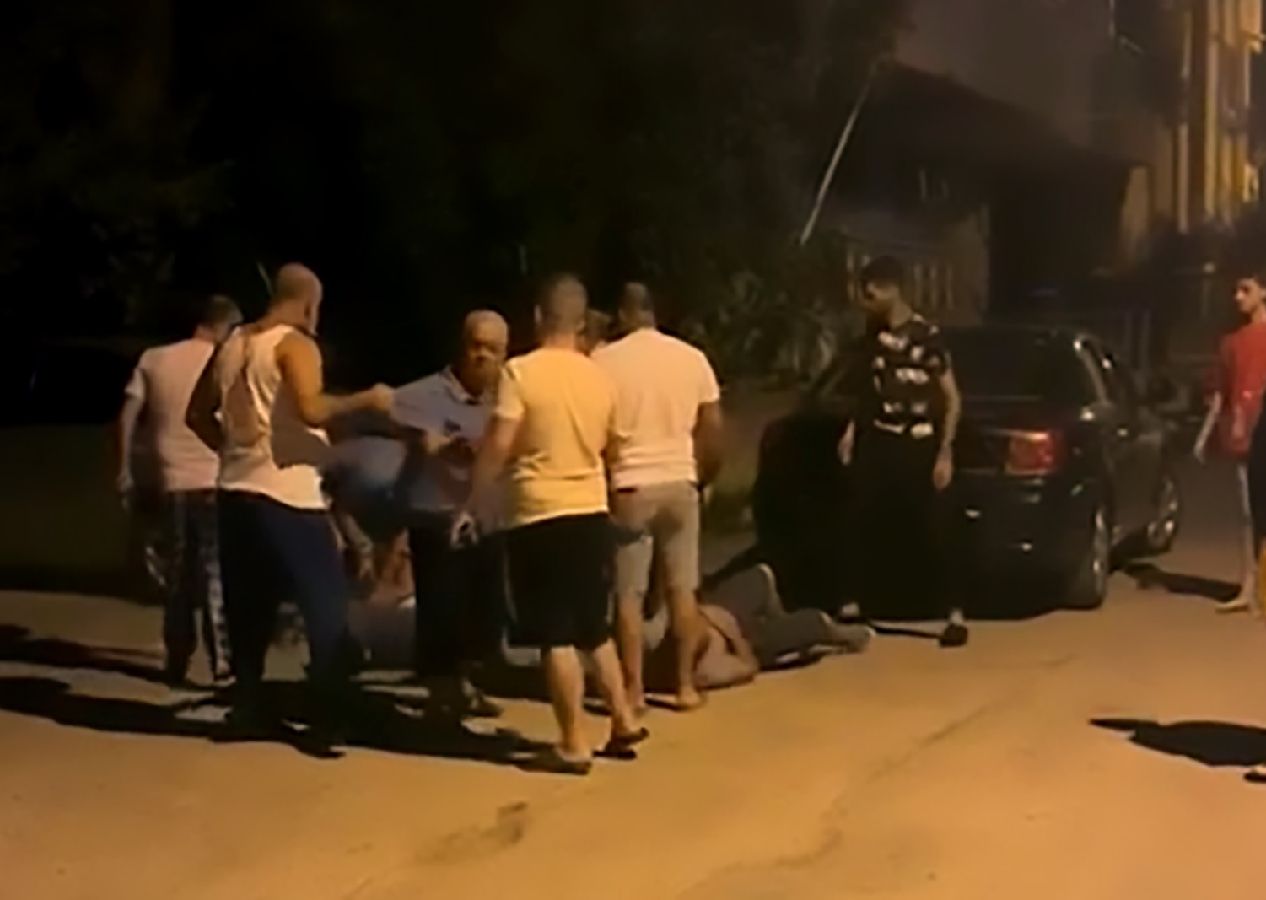 Adana'da 8 yaşındaki çocuğa cinsel istismar: Mahalleli sapığın evine yazılar yazdı 3