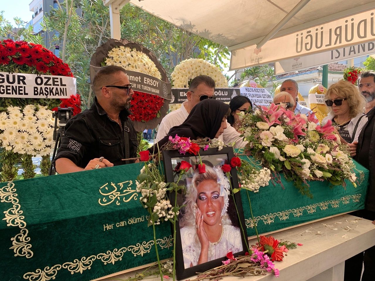 Serpil Çakmaklı, Ahu Tuğba'nın cenazesine gitmeyen Banu Alkan'a öfke kustu! 'Şımarmaya gerek yok' 2