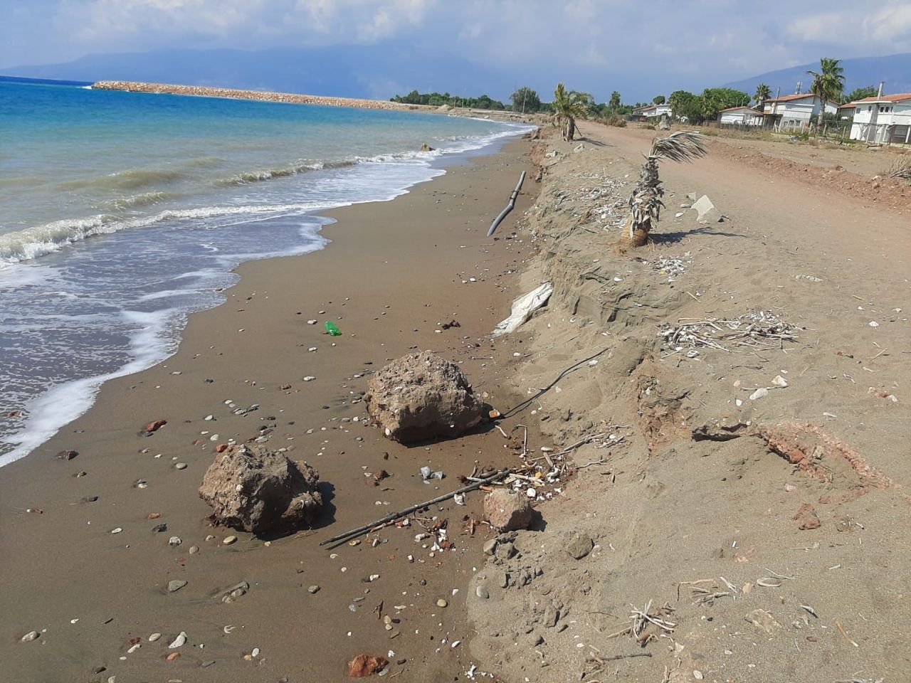 Plajda oynarken kumların altında kalan 8 yaşındaki Ezgi nefes borusu tıkandığı için can verdi 5