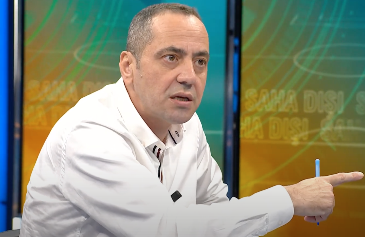 Canlı yayında taraftarları kahreden haberi verdi: "Galatasaray'ın rızası olmasa da Victor Osimhen devre arasında istediği takıma imza atabilir! Kulübe 6.5 milyon euro getirmesi yeterli, sözleşmesinde bu madde var&q 4