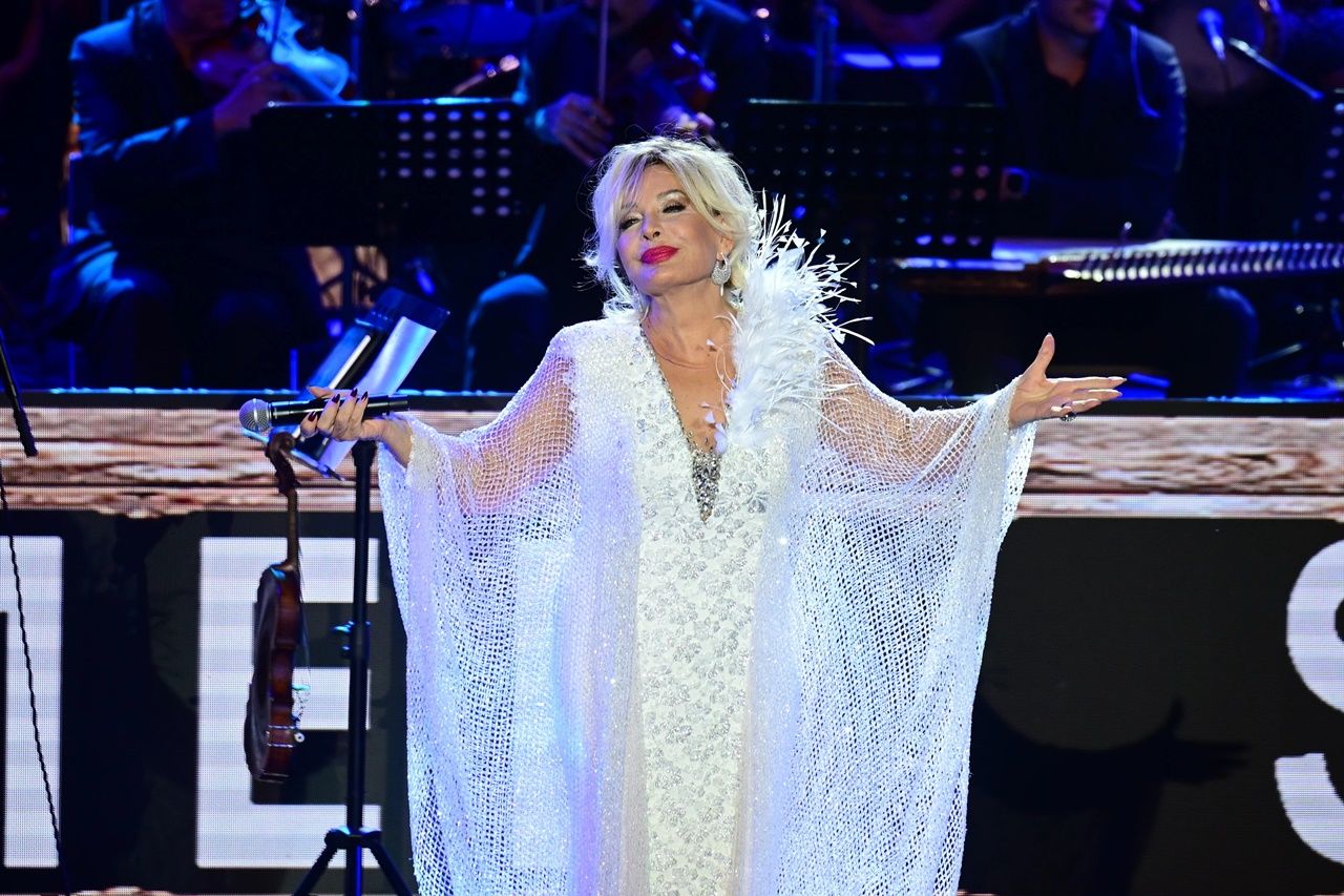 Emel Sayın'dan Burcu Biricik itirafı! 2