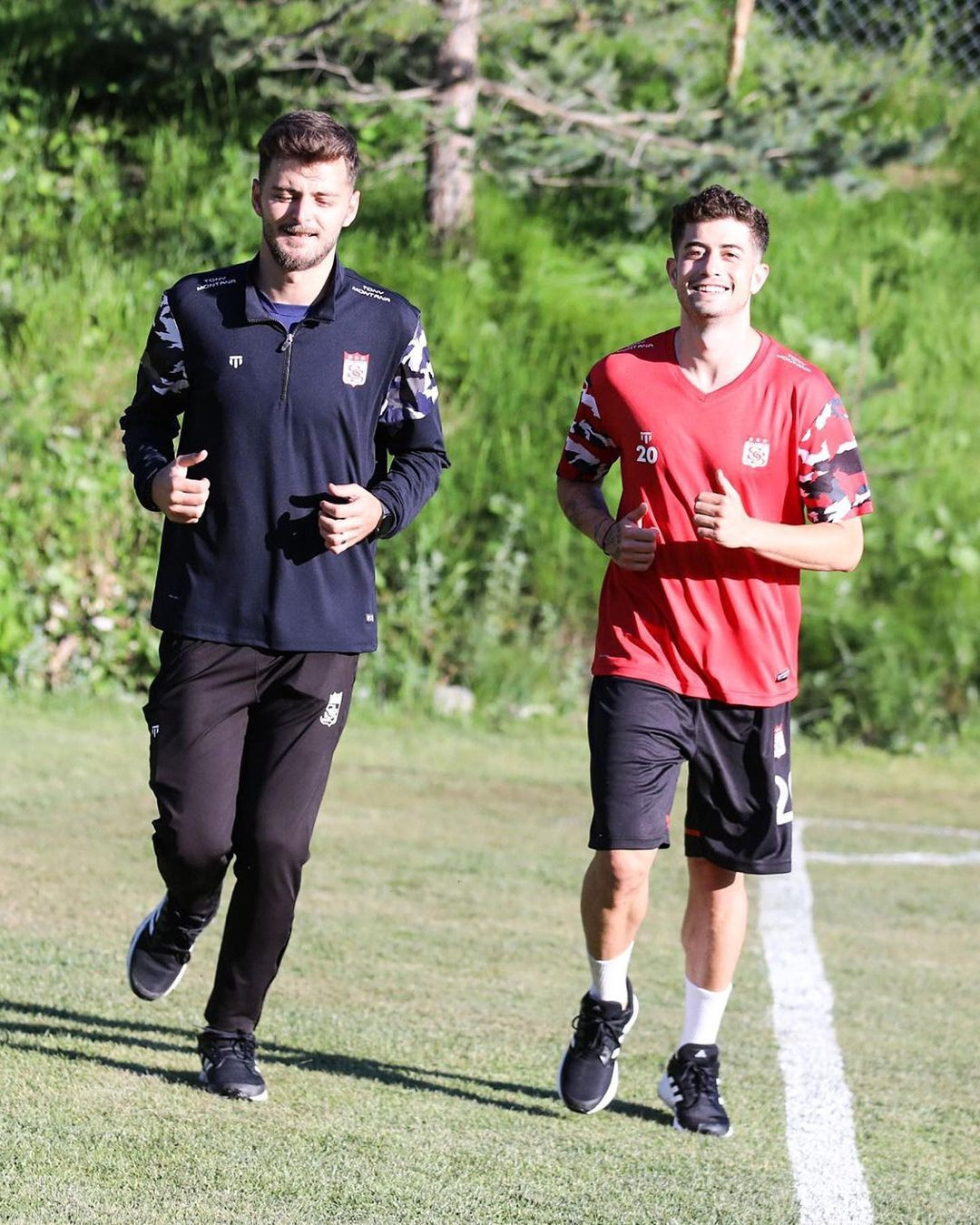 Melisa Döngel Beşiktaş'ın eski futbolcusuyla aşk yaşıyor 6
