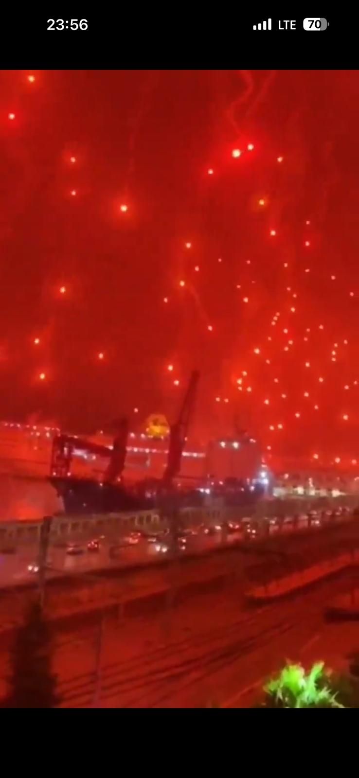 İran böyle saldırdı: İsrailliler dehşet içinde çığlık çığlığa kaçtı! Tüm dünya bu görüntülerle şoka girdi! 23