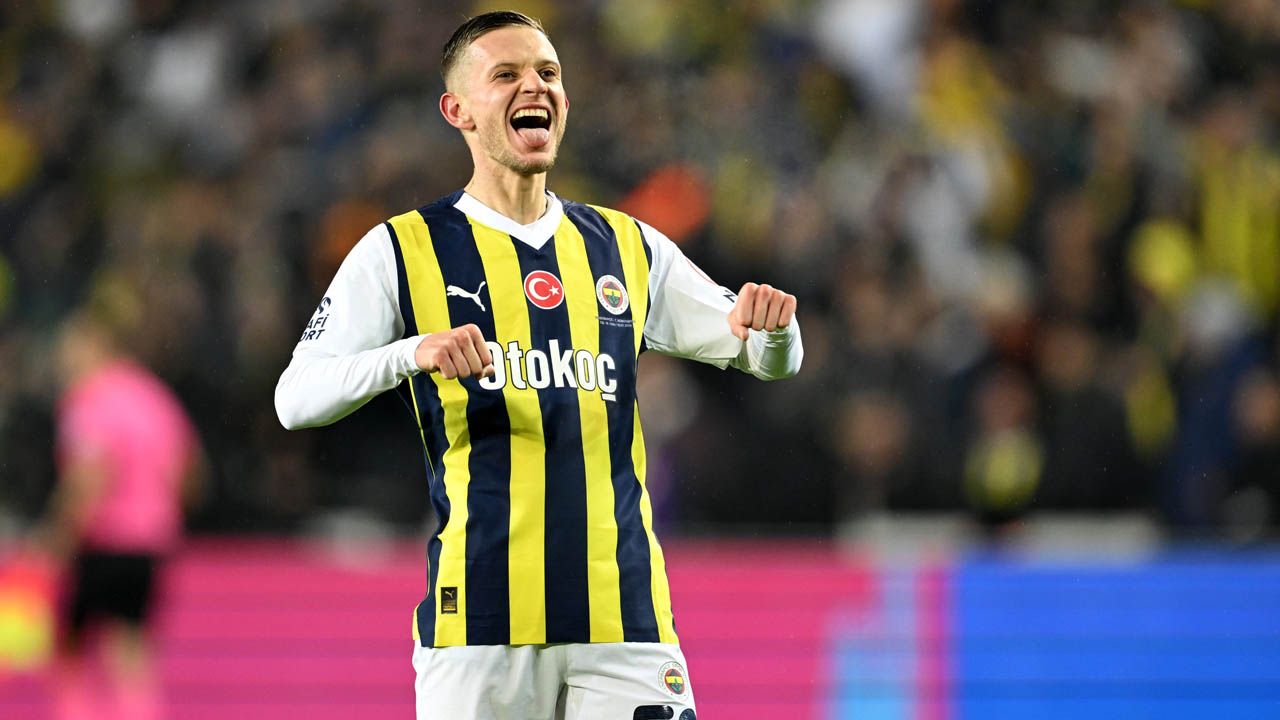 Fenerbahçe'nin Twente maçı ilk 11'i belli oldu! Jose Mourinho'nun İrfan Can Kahveci inadı sonunda kırıldı: Taraftarların istediği oldu, Milli yıldız sahaya çıkıyor 10