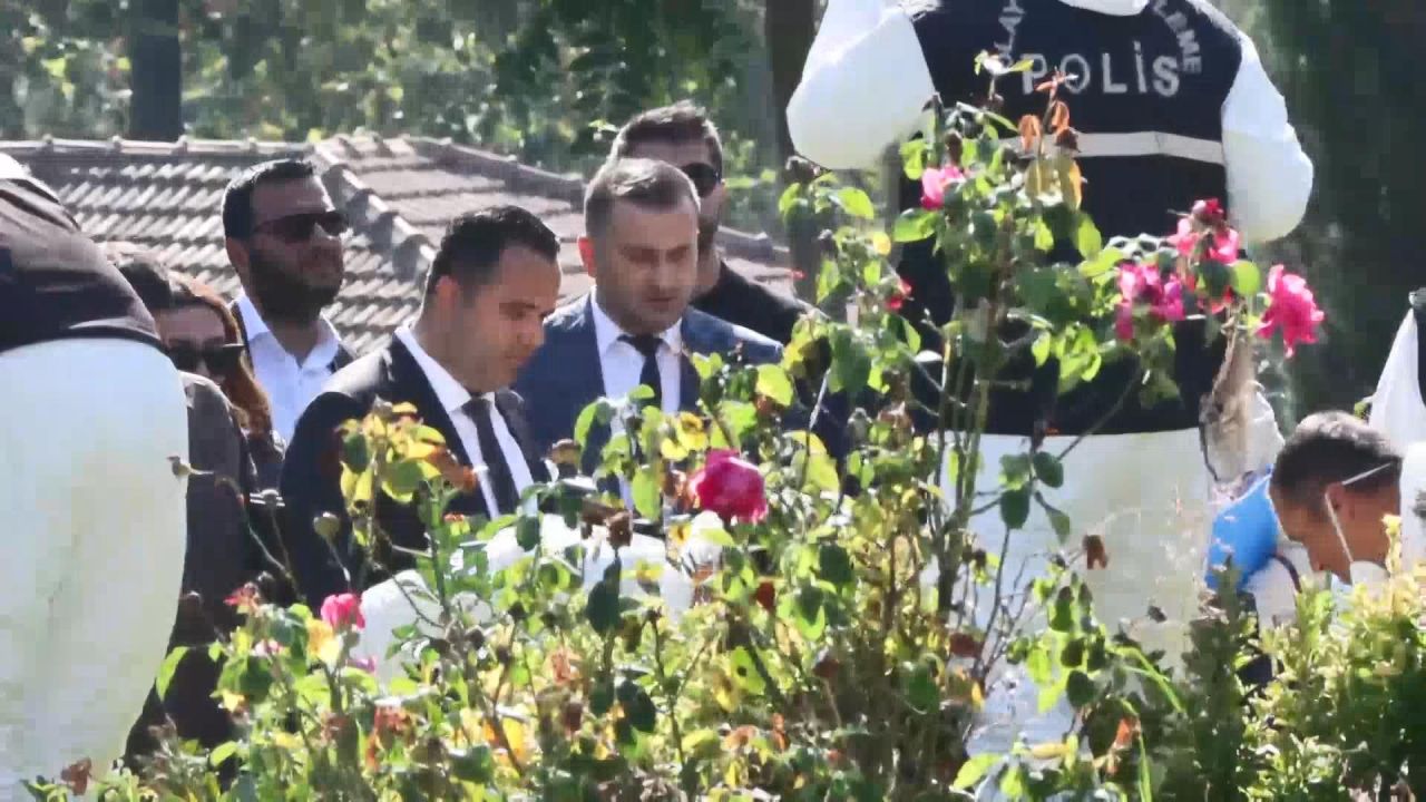 Fethi kabir sonrası Epözdemir'den açıklama: Kefen yok, kemikler sonradan bırakılmış olabilir! 4