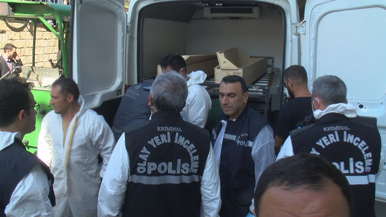 Fethi kabir sonrası Epözdemir'den açıklama: Kefen yok, kemikler sonradan bırakılmış olabilir! 7