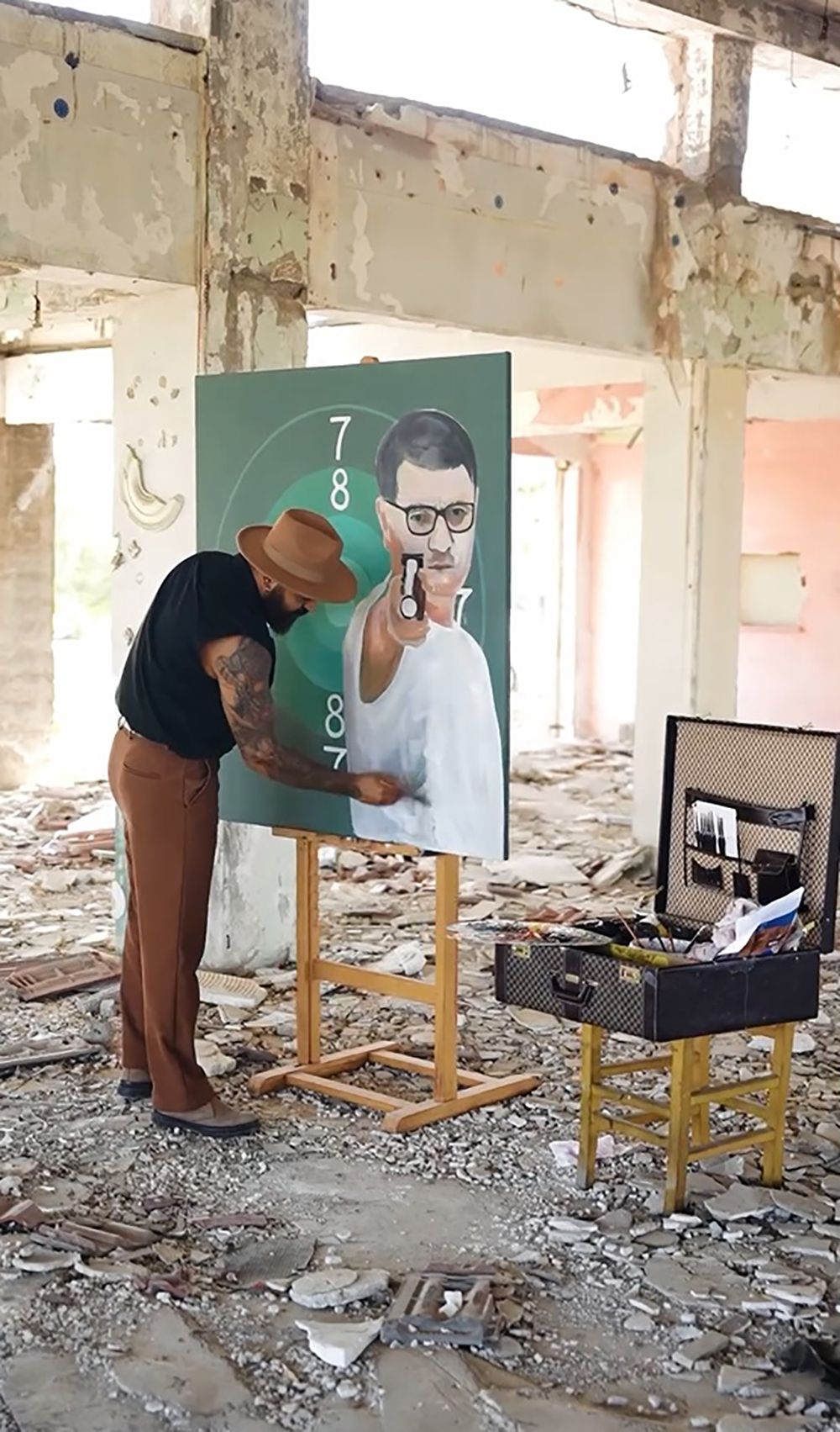 Yusuf Dikeç canlı yayında 12'den vurmaya çalışacak, tablonun tüm geliri depremzedelere 8