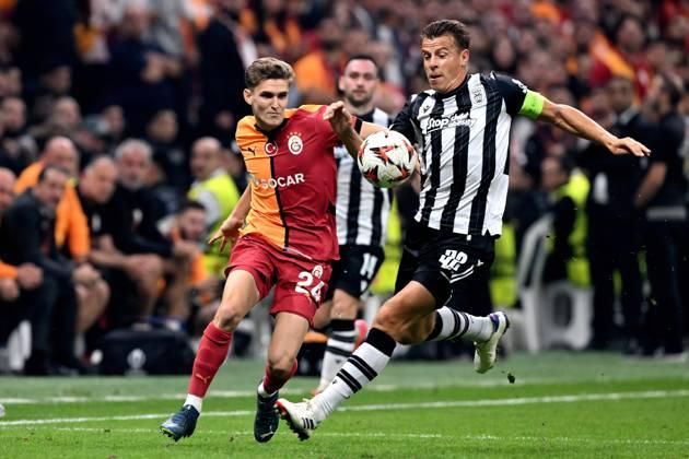 Galatasaray’a ocak ayında 13 milyon euroluk sağ bek geliyor! Hoca Elias Jelert’in üzerini çizdi, İtalyan devinin kaptanı transfer ediliyor: Taraftar rahat bir nefes alacak… 4
