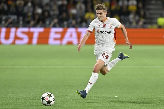 Galatasaray’a ocak ayında 13 milyon euroluk sağ bek geliyor! Hoca Elias Jelert’in üzerini çizdi, İtalyan devinin kaptanı transfer ediliyor: Taraftar rahat bir nefes alacak… 1